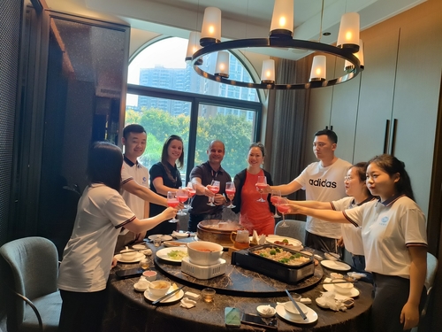 최신 회사 블로그 The Brazilian Customer Visited Xinwei Factory